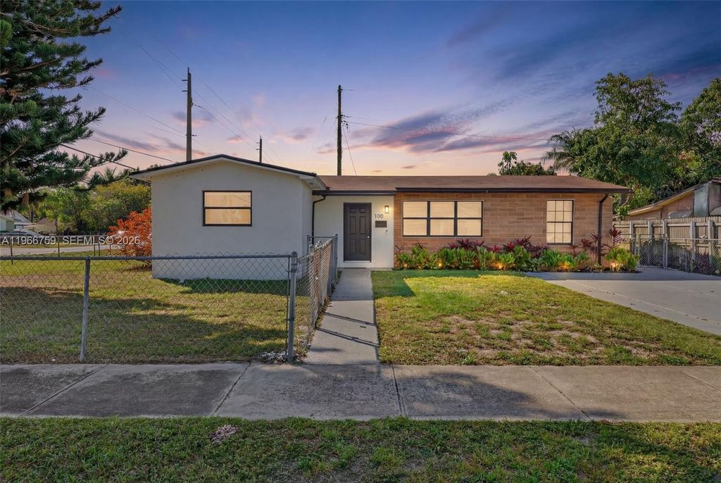 190 NE 173rd St, Miami, FL 33162