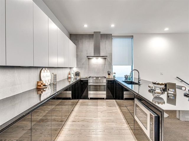 825 NW 6TH Street, Oklahoma City, OK 73106