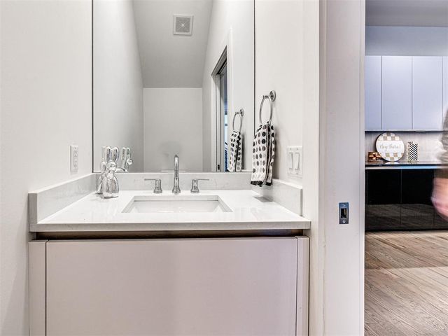 825 NW 6TH Street, Oklahoma City, OK 73106