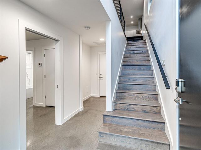 825 NW 6TH Street, Oklahoma City, OK 73106