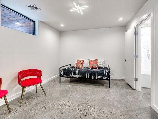 825 NW 6TH Street, Oklahoma City, OK 73106