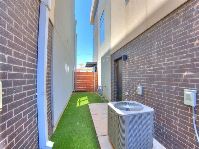 825 NW 6TH Street, Oklahoma City, OK 73106