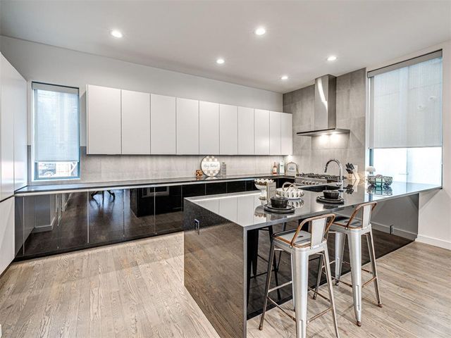 825 NW 6TH Street, Oklahoma City, OK 73106