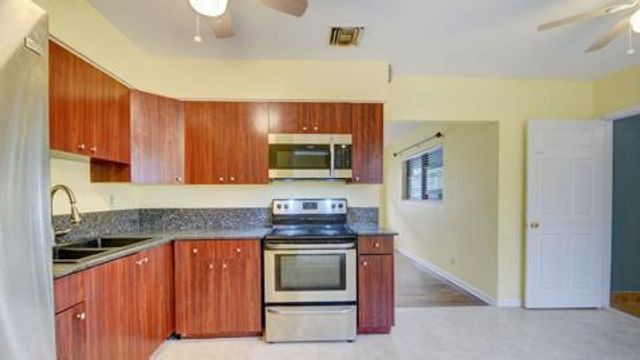 511 Minnesota Street, Lantana, FL 33462