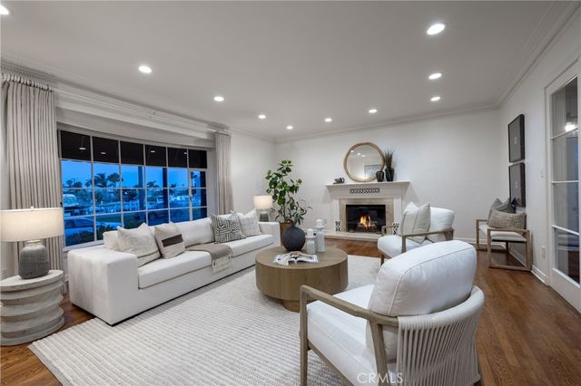241 Bay Shore, Long Beach, CA 90803