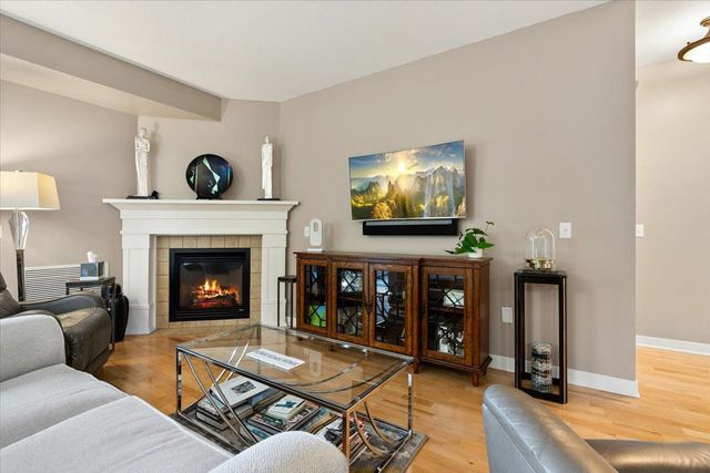 1940 Fulham Street 207, Roseville, MN 55113