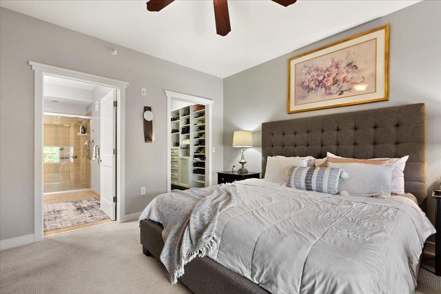 1940 Fulham Street 207, Roseville, MN 55113