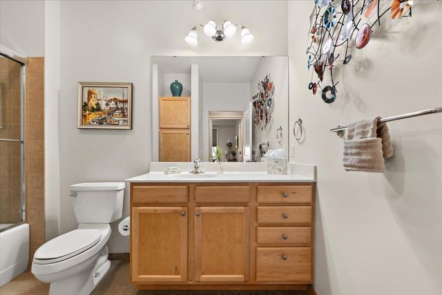 1940 Fulham Street 207, Roseville, MN 55113