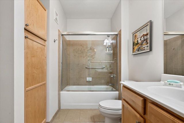 1940 Fulham Street 207, Roseville, MN 55113