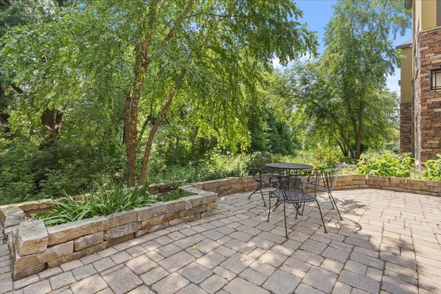 1940 Fulham Street 207, Roseville, MN 55113