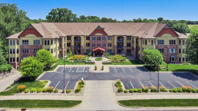 1940 Fulham Street 207, Roseville, MN 55113