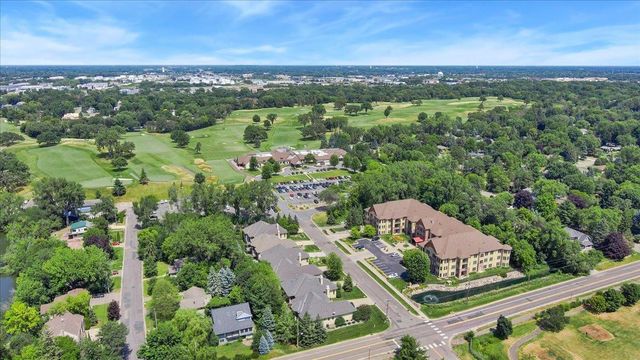 1940 Fulham Street 207, Roseville, MN 55113