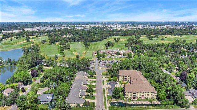 1940 Fulham Street 207, Roseville, MN 55113