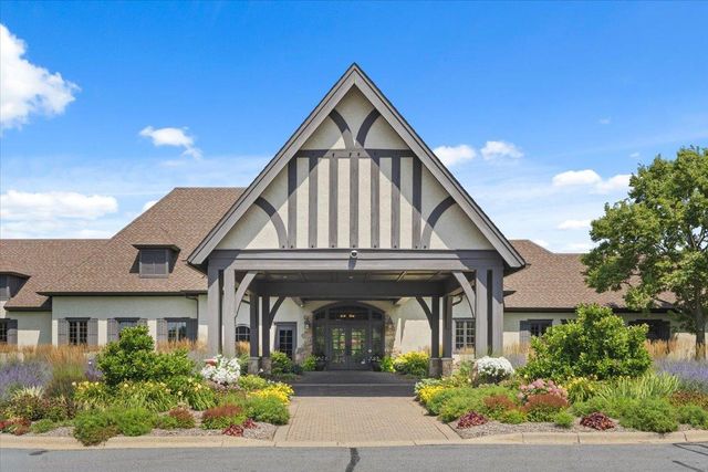 1940 Fulham Street 207, Roseville, MN 55113