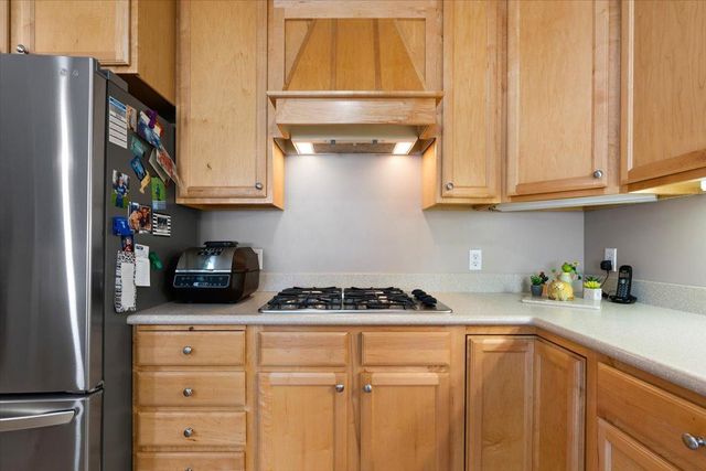 1940 Fulham Street 207, Roseville, MN 55113
