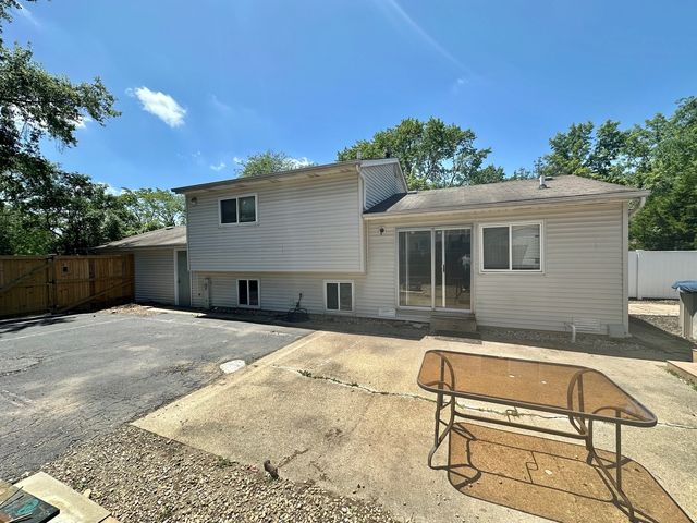 220 Hampdon Court, Bolingbrook, IL 60440