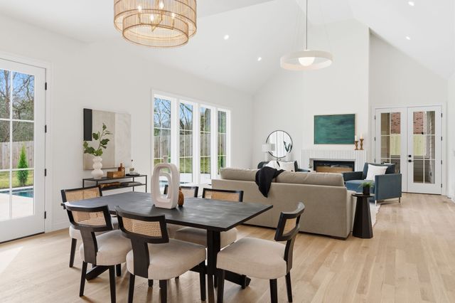 1107 Lipscomb Dr, Nashville, TN 37204