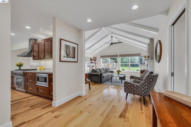 1450 Finley Rd, Pleasanton, CA 94588