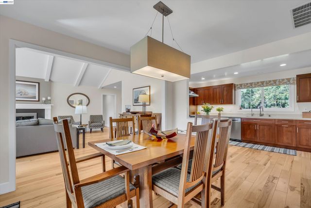 1450 Finley Rd, Pleasanton, CA 94588