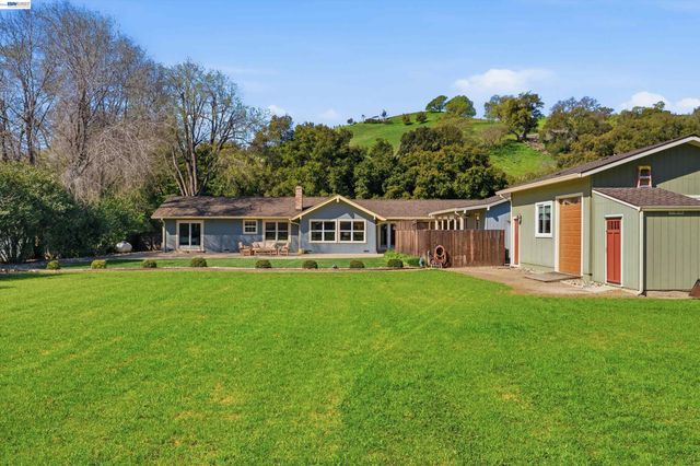 1450 Finley Rd, Pleasanton, CA 94588