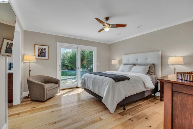 1450 Finley Rd, Pleasanton, CA 94588