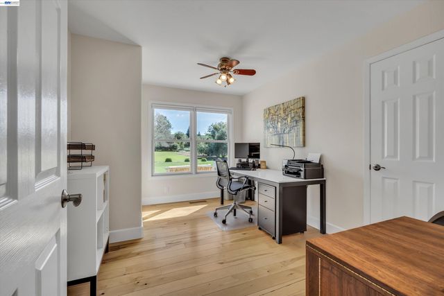 1450 Finley Rd, Pleasanton, CA 94588