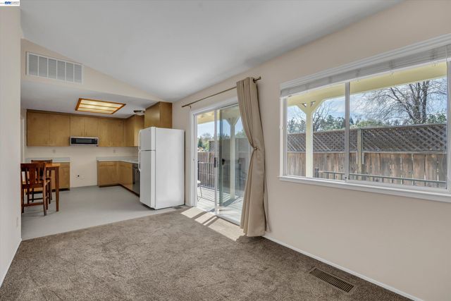 1450 Finley Rd, Pleasanton, CA 94588