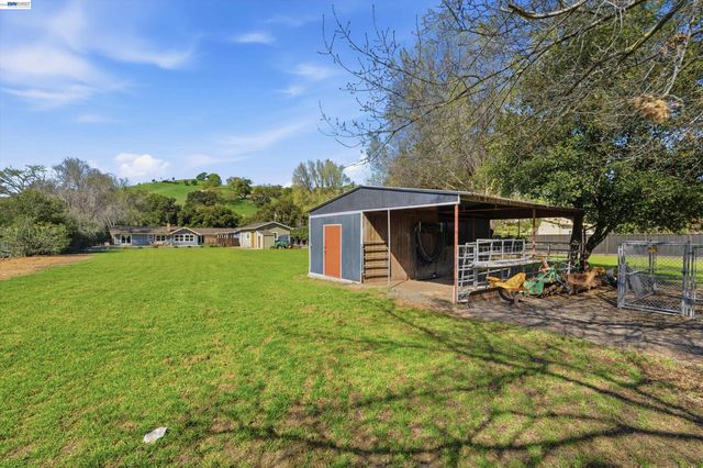 1450 Finley Rd, Pleasanton, CA 94588