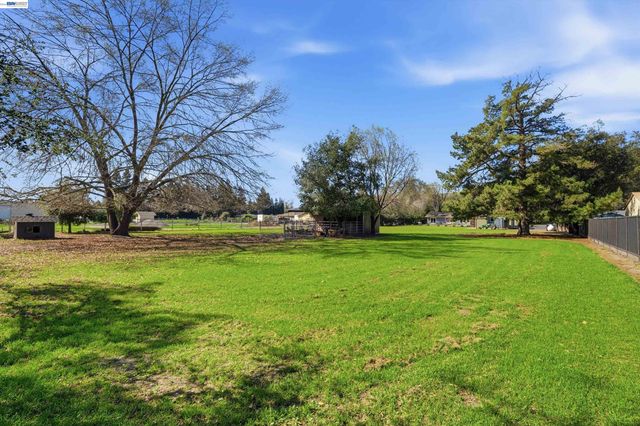 1450 Finley Rd, Pleasanton, CA 94588