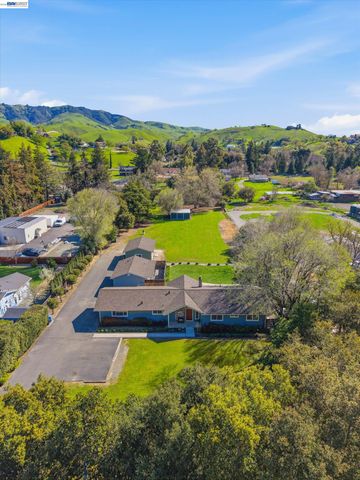1450 Finley Rd, Pleasanton, CA 94588