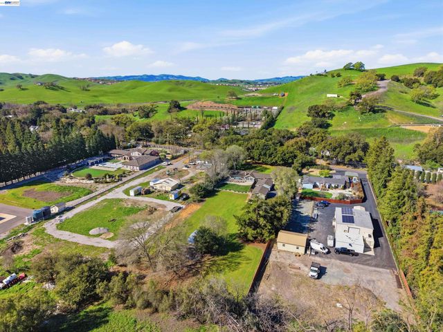 1450 Finley Rd, Pleasanton, CA 94588