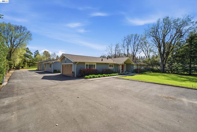 1450 Finley Rd, Pleasanton, CA 94588