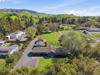 1450 Finley Rd, Pleasanton, CA 94588
