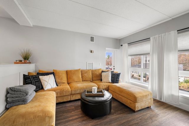 160 Burkhall St 212, Weymouth, MA 02190