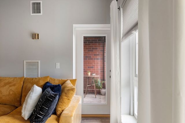 160 Burkhall St 212, Weymouth, MA 02190