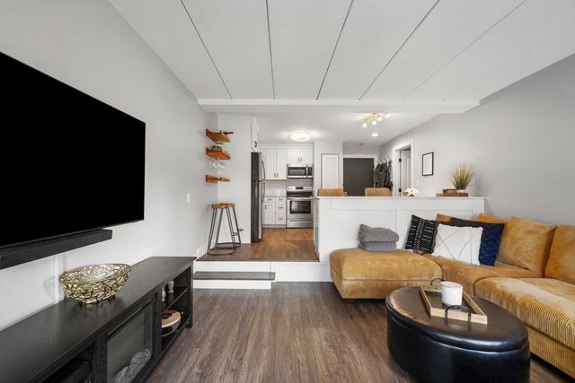 160 Burkhall St 212, Weymouth, MA 02190