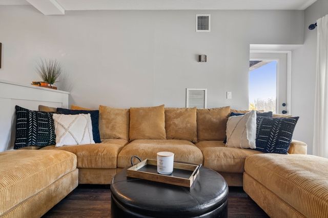 160 Burkhall St 212, Weymouth, MA 02190