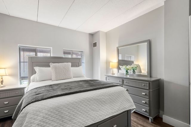 160 Burkhall St 212, Weymouth, MA 02190