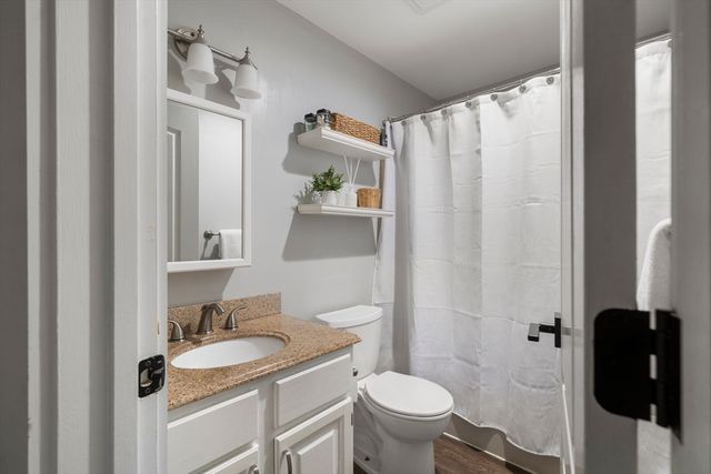160 Burkhall St 212, Weymouth, MA 02190
