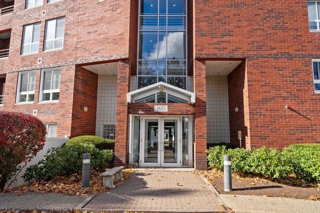 160 Burkhall St 212, Weymouth, MA 02190