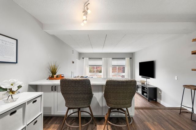 160 Burkhall St 212, Weymouth, MA 02190
