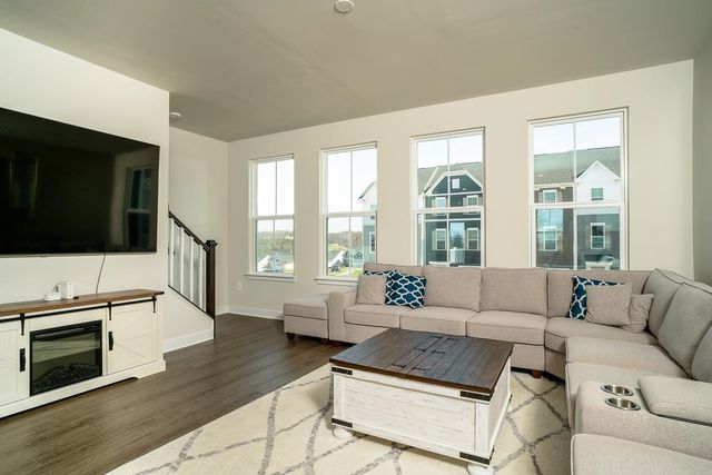 4512 FOUNTAINBRIDGE CT, Rockingham, VA 22801