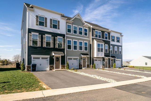 4512 FOUNTAINBRIDGE CT, Rockingham, VA 22801