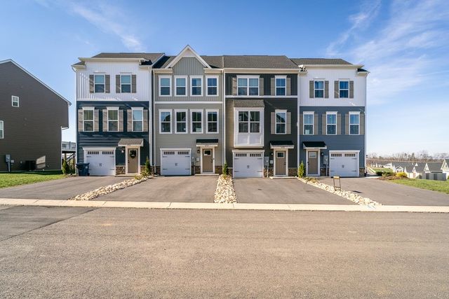 4512 FOUNTAINBRIDGE CT, Rockingham, VA 22801