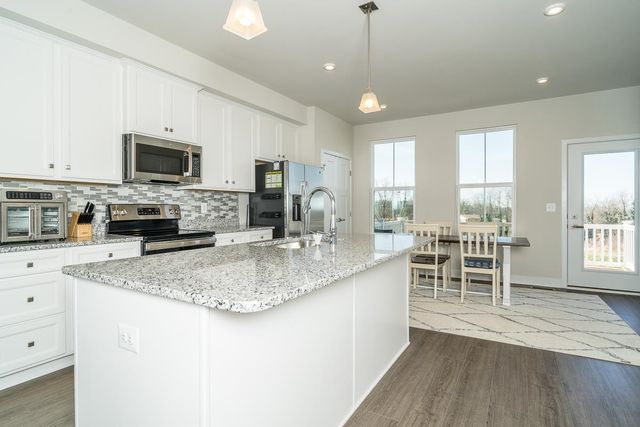 4512 FOUNTAINBRIDGE CT, Rockingham, VA 22801