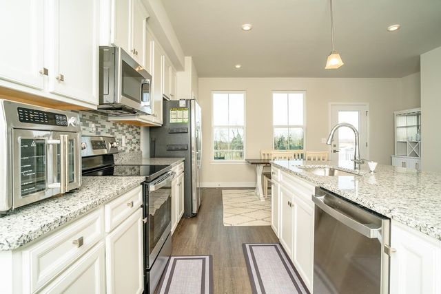 4512 FOUNTAINBRIDGE CT, Rockingham, VA 22801