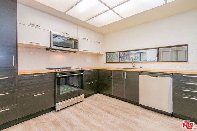 8380 W Waring Avenue 104, West Hollywood, CA 90069