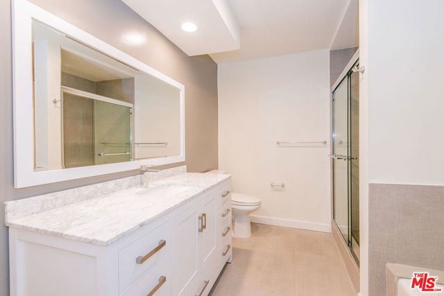 8380 W Waring Avenue 104, West Hollywood, CA 90069