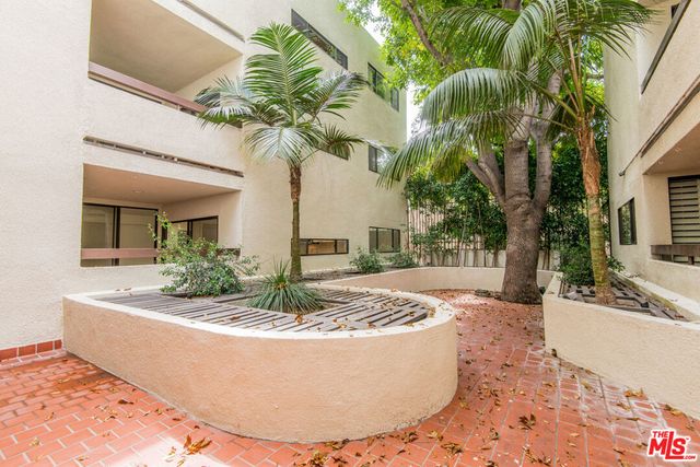 8380 W Waring Avenue 104, West Hollywood, CA 90069