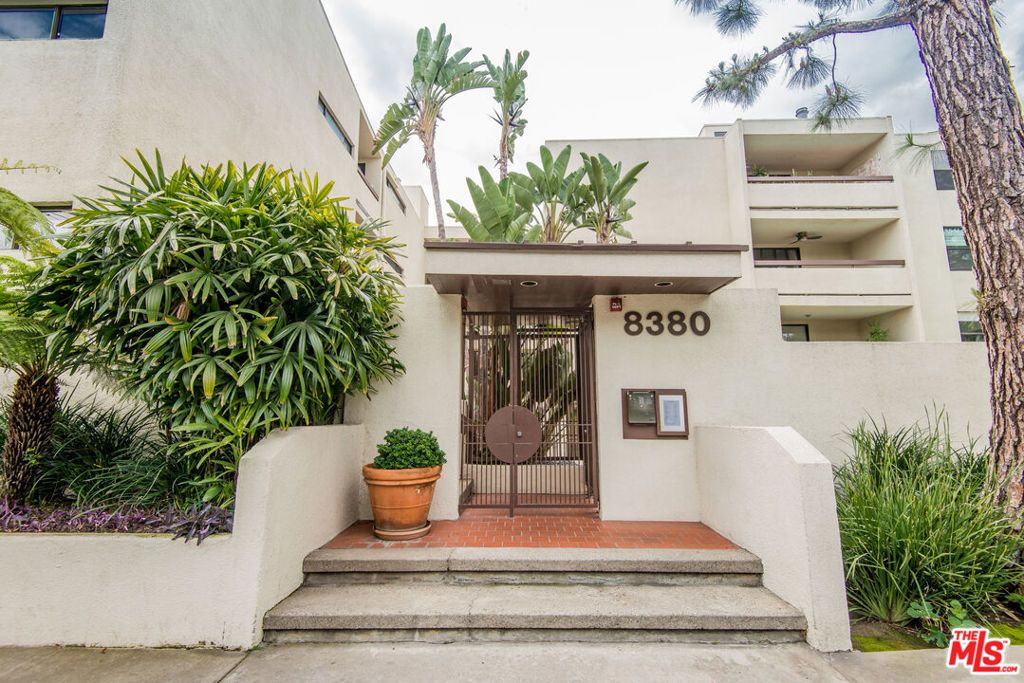 8380 W Waring Avenue 104, West Hollywood, CA 90069